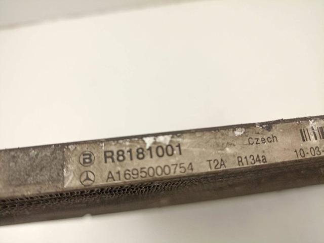 A1695000754 Condensador aire acondicionado  en stock Sabadell
