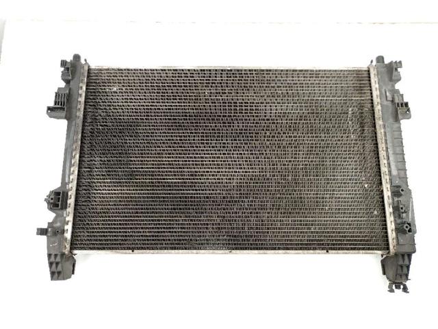 A1695001703 Radiador de refrigeración del motor  disponible Málaga