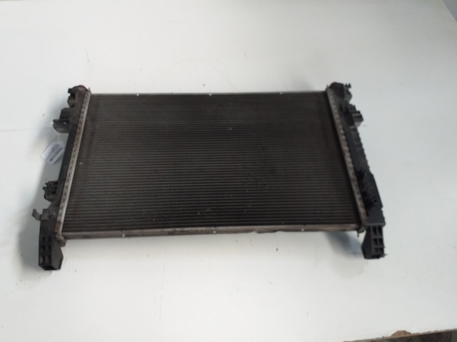 A1695001703 MERCEDES Radiador comprar Alcalá