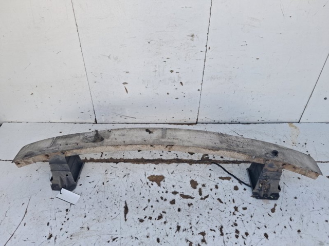 Comprar Refuerzo paragolpes delantero B  W245
