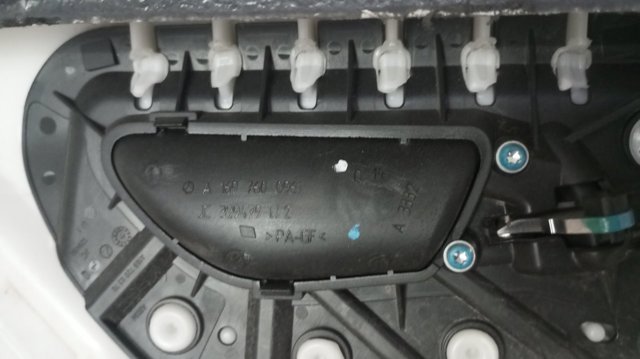 A1697600961 Manija interior izquierda delantera/trasera de puerta  disponible Utrera