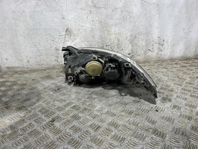 A1698200261 Faro derecho  disponible Málaga