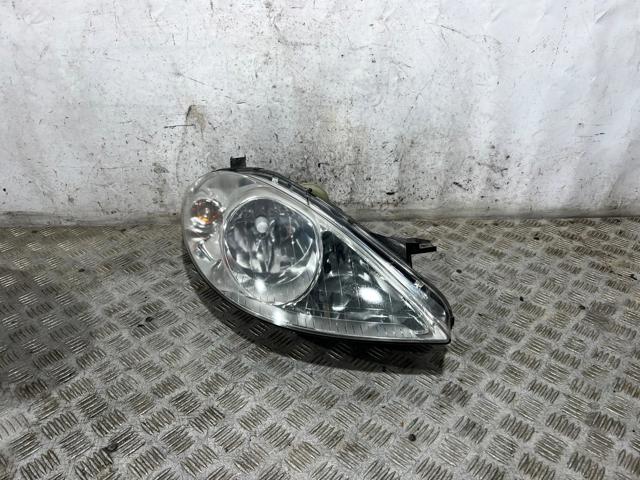 A1698200261 Faro derecho  en stock Sabadell