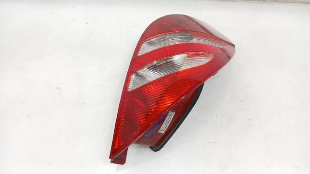 A1698200464 Piloto trasero derecho  en stock Sabadell
