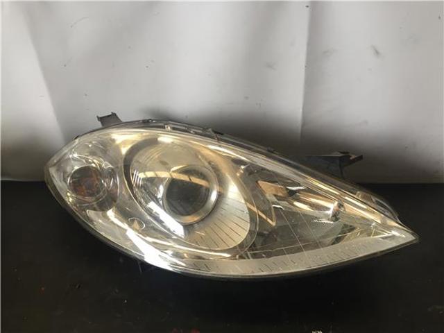 A1698200661 MERCEDES Faro derecho  comprar en Jaén
