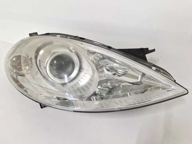 A1698200661 MERCEDES Faro derecho  disponible Ourense