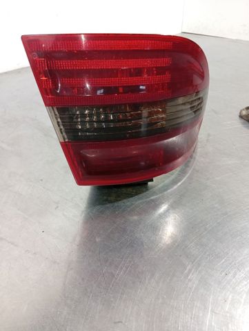 Piloto trasero exterior izquierdo A1698202564 MERCEDES