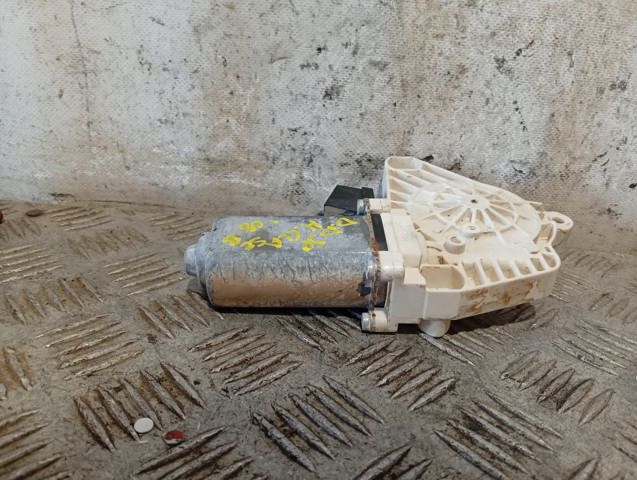MERCEDES A1698204342 Motor del elevalunas de la puerta delantera izquierda  comprar en Murcia