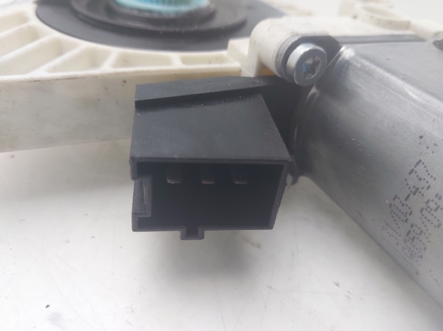 A1698204342 MERCEDES Motor del elevalunas de la puerta delantera izquierda  comprar en Jaén