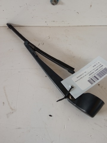 MERCEDES A1768200544 Brazo del limpiaparabrisas, trasero  en stock Valencia