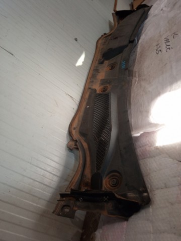 MERCEDES A1768300013 Canaleta del parabrisas  disponible Valladolid