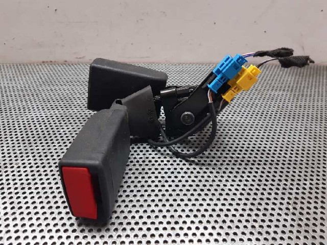 MERCEDES A1768600469 Cinturón de seguridad trasero derecho  comprar en Ponferrada