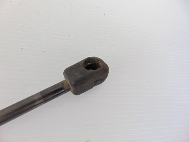 A1769800164 MERCEDES Amortiguador de la tapa del maletero  disponible Ourense