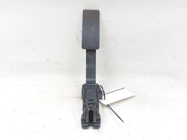 A1773001800 Pedal del acelerador  en stock Castellón