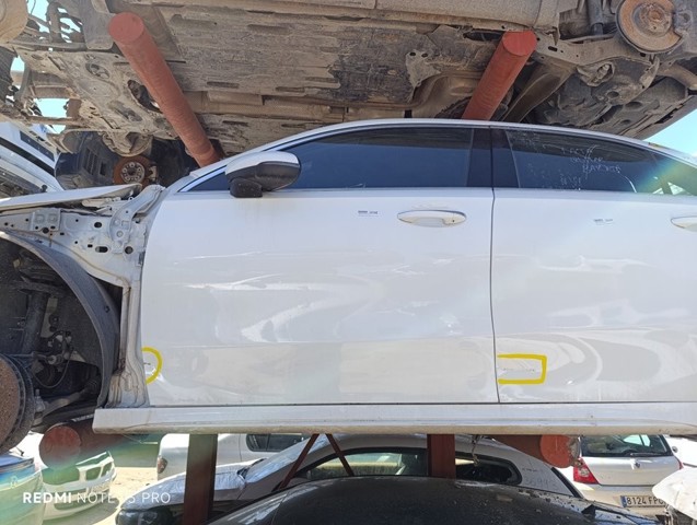 Puerta delantera izquierda para Mercedes A V177