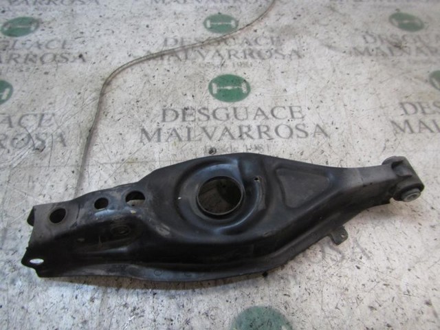 A2023500206 Brazo inferior trasero izquierdo/derecho  disponible Utrera