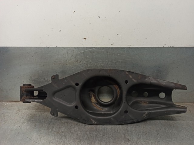 A2023500206 MERCEDES Brazo inferior trasero izquierdo/derecho  en stock Gandía