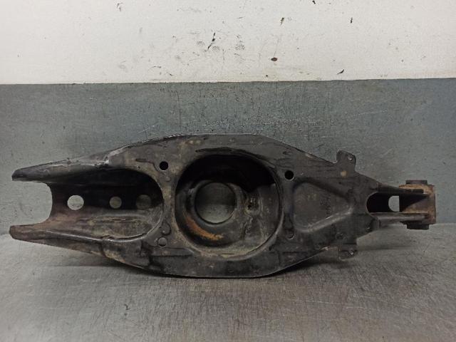A2023500206 Brazo inferior trasero izquierdo/derecho  comprar en Pontevedra