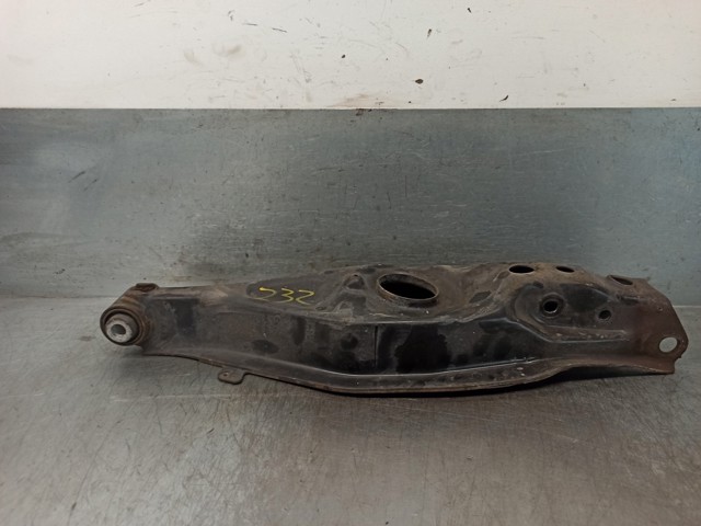 MERCEDES A2023500206 Brazo inferior trasero izquierdo/derecho  disponible Valladolid