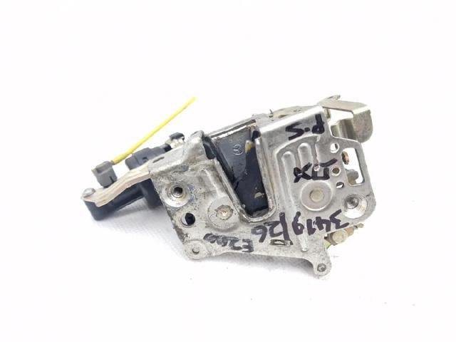 A2027300635 MERCEDES Cerradura de la puerta trasera derecha  en stock Córdoba