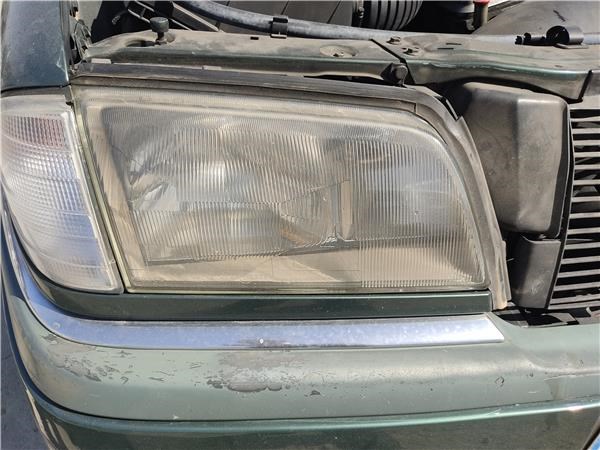 Faro derecho A2028200261 Mercedes