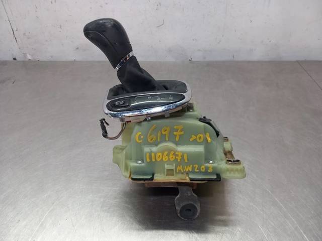 palanca selectora de cambios Mercedes C  (CL203)