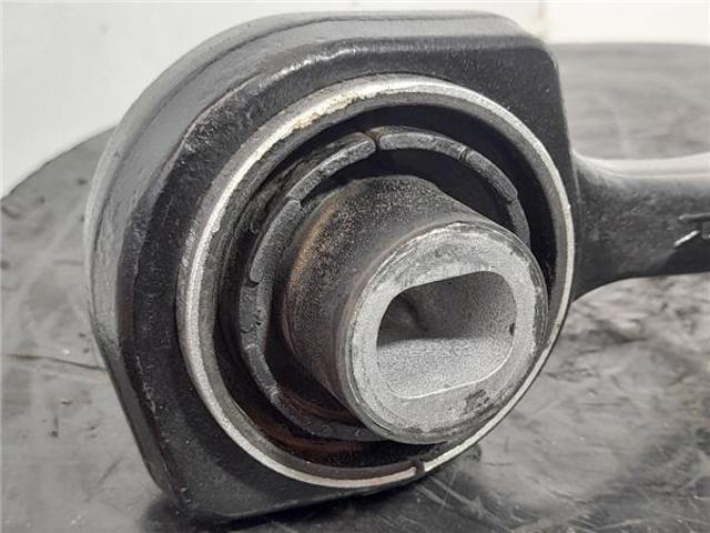 A2033303411 MERCEDES Brazo inferior derecho de la suspensión delantera  comprar en Jaén