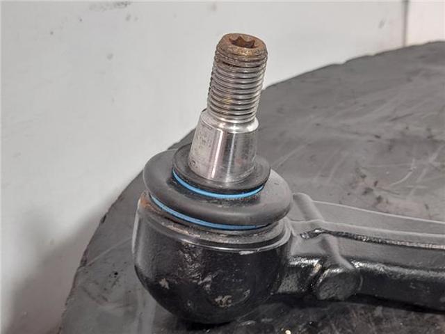 A2033303411 Brazo inferior derecho de la suspensión delantera  comprar en Pontevedra
