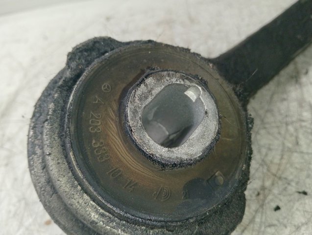 A2033331014 MERCEDES Buje del brazo de suspensión delantero superior comprar Bilbao