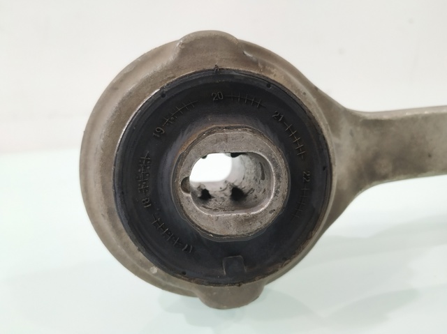 A2033331014 MERCEDES Buje del brazo de suspensión delantero superior comprar Bilbao