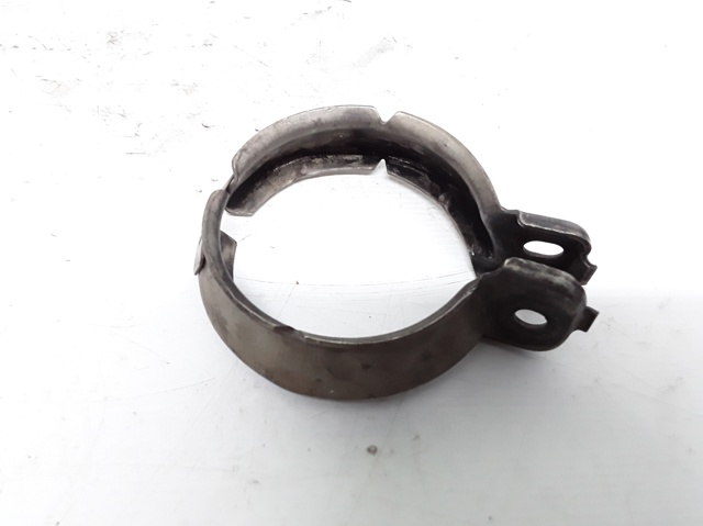 Abrazadera de silenciador delantera A2034900441 MERCEDES