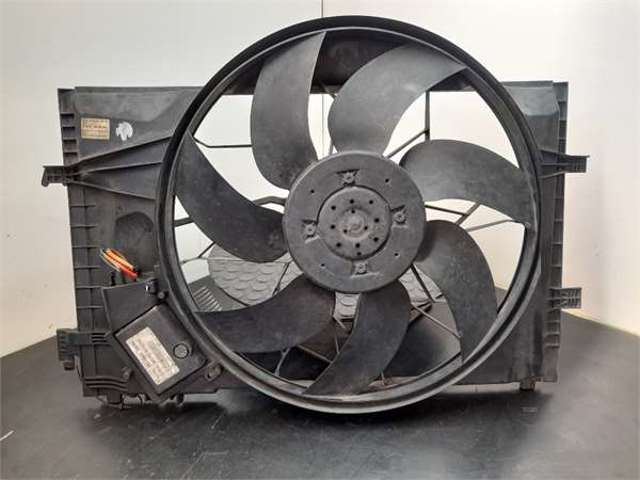 A2035000193 MERCEDES Difusor del radiador de refrigeración con motor y hélice  disponible Ourense