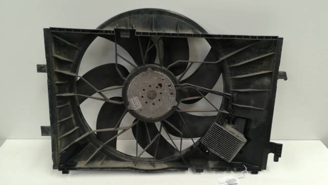 MERCEDES A2035000293KZ Difusor del radiador de refrigeración con motor y hélice  disponible Lugo