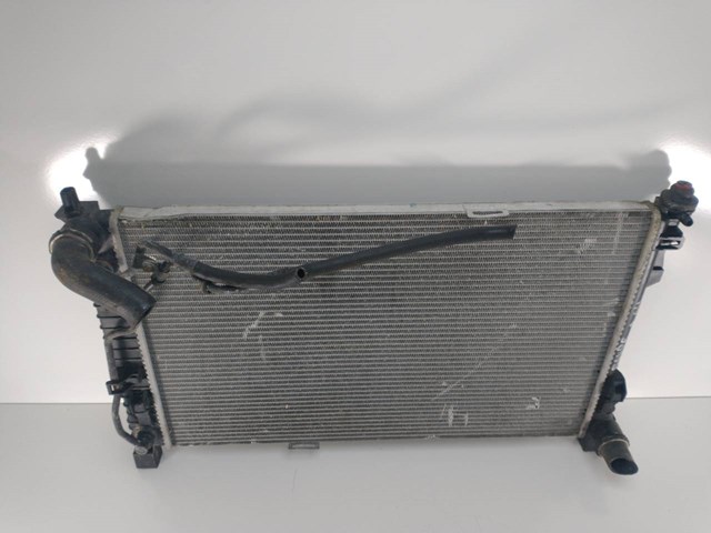 A2035001003 Radiador de refrigeración del motor  disponible Málaga