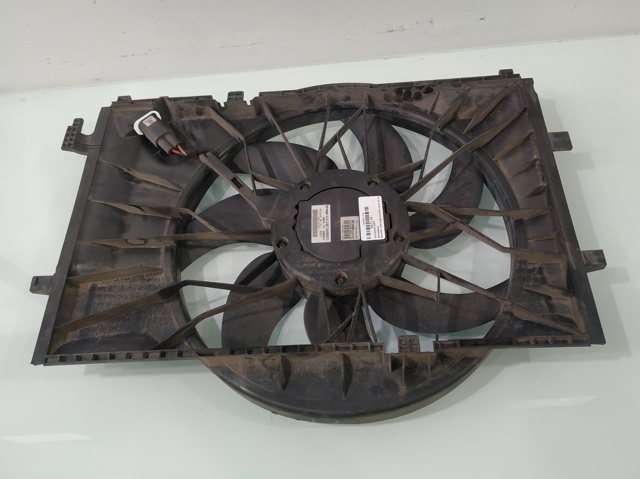 A2035001693 Difusor del radiador de refrigeración con motor y hélice  comprar en Zaragoza