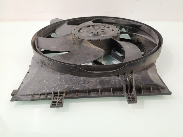 A2035001693 MERCEDES Difusor del radiador de refrigeración con motor y hélice  comprar en Jaén