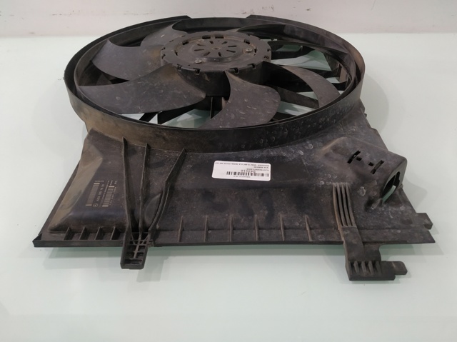 MERCEDES A2035001693 Difusor del radiador de refrigeración con motor y hélice  disponible Valladolid