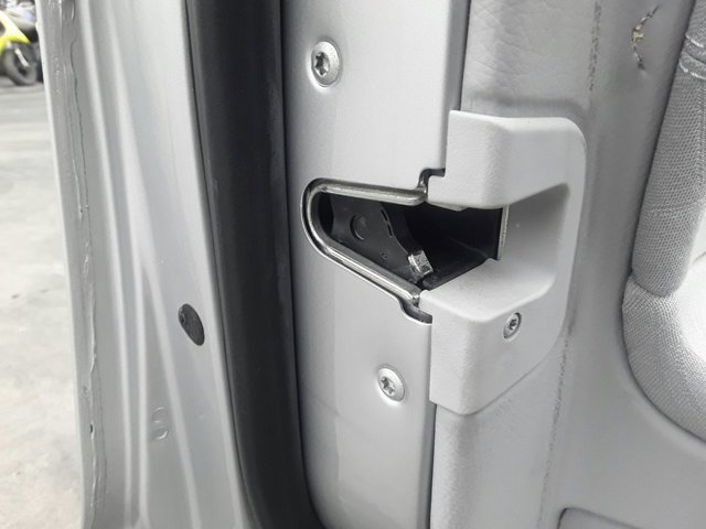 Cerradura puerta delantera izquierda para mercedes-benz clase c c 200 kompressor (203.045) 111955 A2037200135