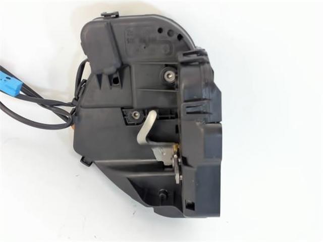 MERCEDES A2037300235 Cerradura de la puerta trasera derecha  disponible Valladolid
