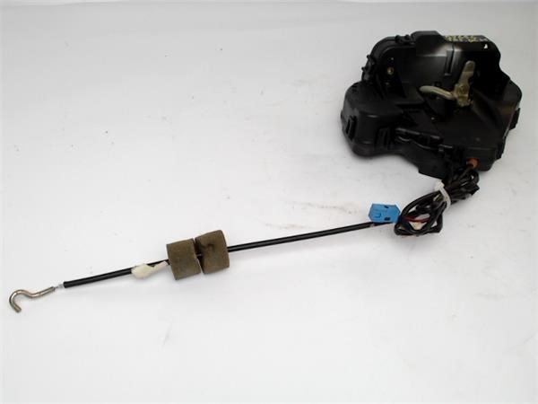 A2037300235 MERCEDES Cerradura de la puerta trasera derecha  disponible Alicante