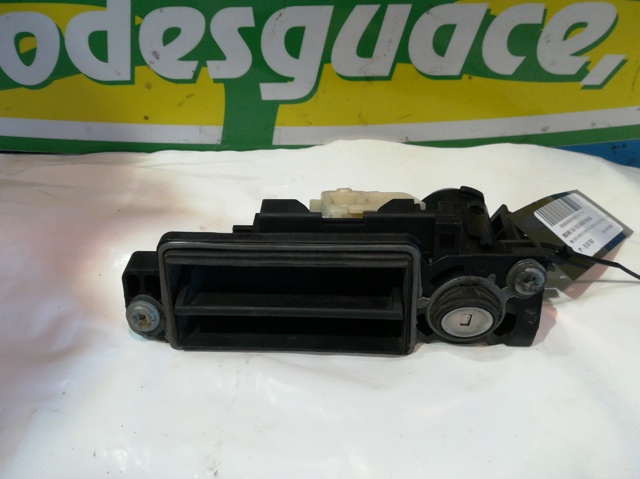 MERCEDES A2037500693 Tirador de puerta de maletero exterior  en stock Salamanca