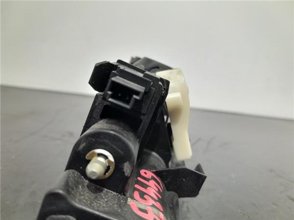 A2037500693 Cerradura de tapa de maletero  comprar en Zaragoza