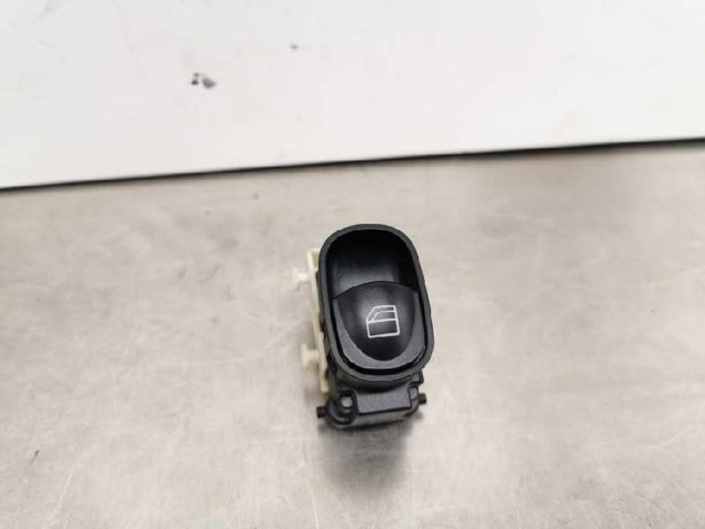 Piloto trasero derecho A20382002 MERCEDES