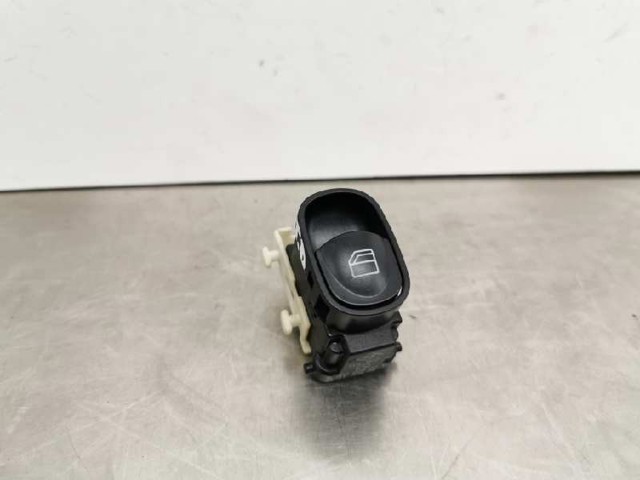 Piloto trasero derecho A20382002 MERCEDES
