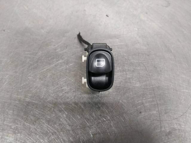 A2038200210 Botón de encendido del motor del elevalunas delantero derecho  comprar en Pontevedra