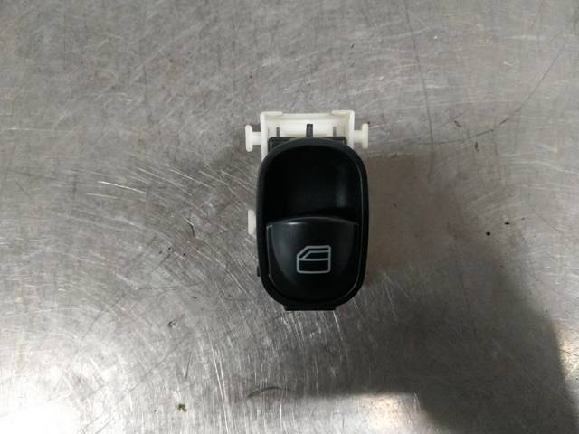 A2038200210 Botón de elevalunas delantero derecho comprar Girona