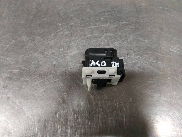 A2038200210 MERCEDES Botón de elevalunas delantero derecho comprar Bilbao