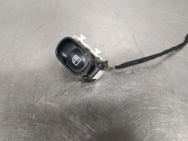 MERCEDES A2038200210 Botón de encendido del motor del elevalunas delantero derecho  comprar en Albacete