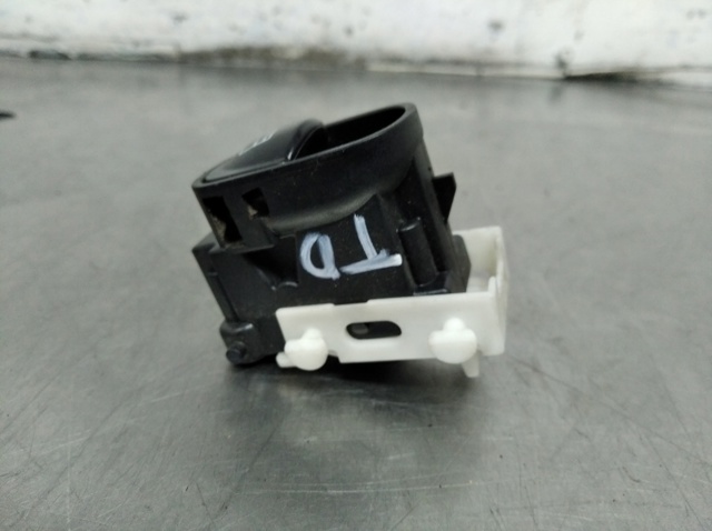 MERCEDES A2038200210 Botón de elevalunas delantero derecho  en stock Valencia