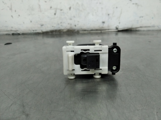 MERCEDES A2038200210 Botón de elevalunas delantero derecho  en stock Salamanca